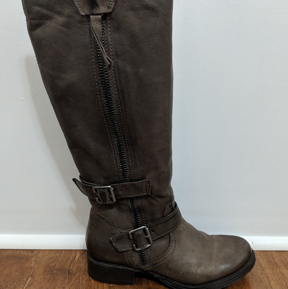 Boots - Picture 2 of 3